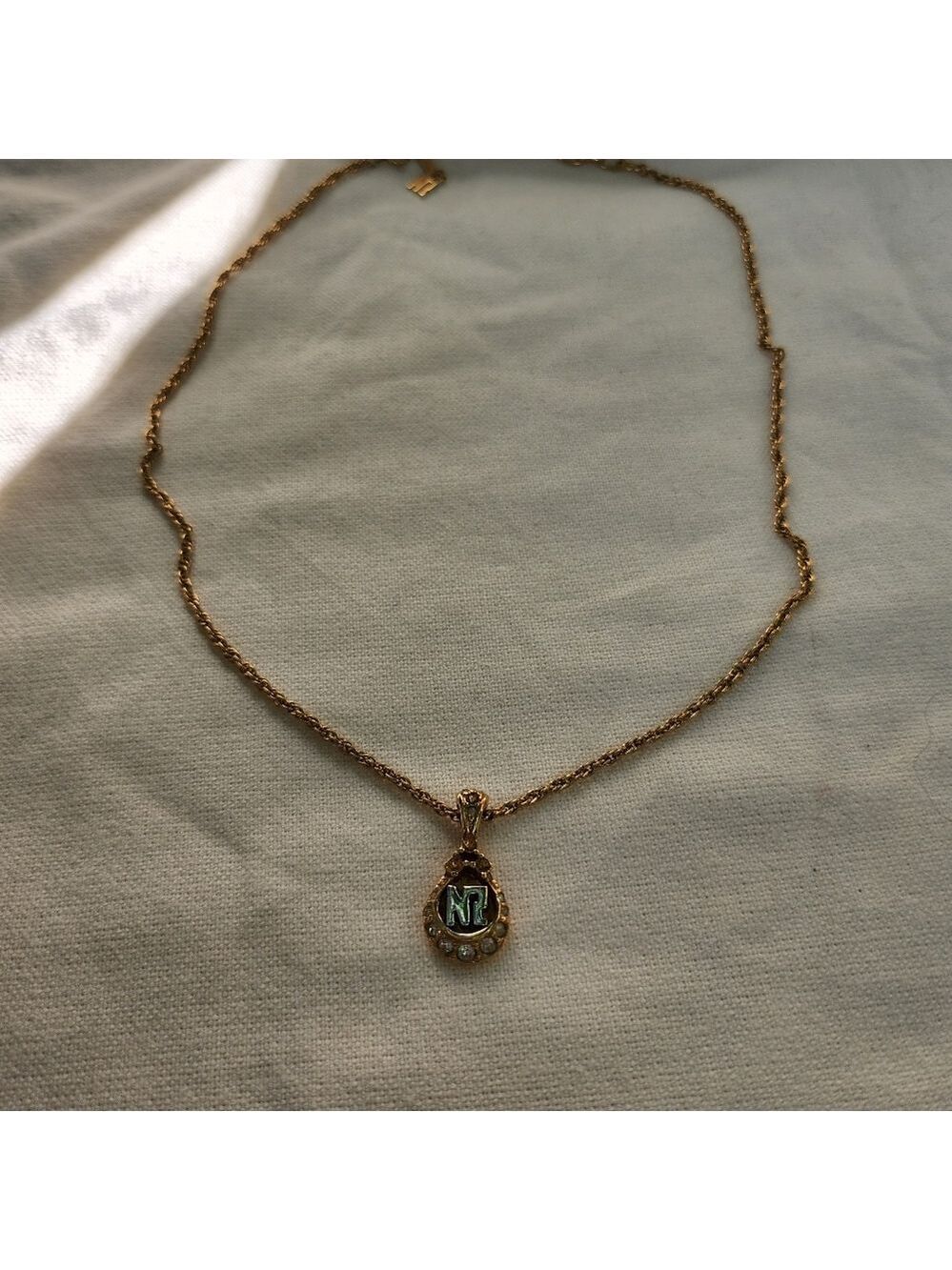 Nina Ricci Gold Tone Rhinestone pendant signed - Picture 7 of 14